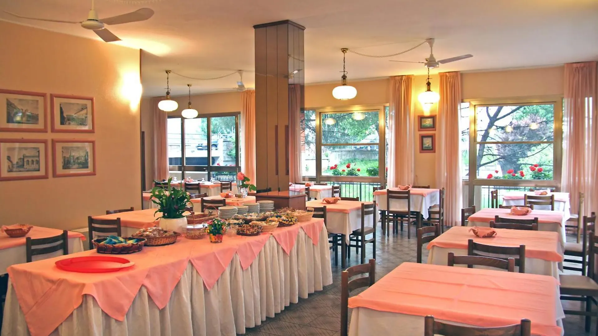 马赛里酒店 里米尼