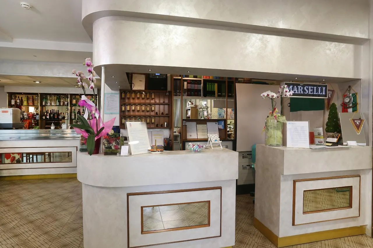 Hotel Marselli Римини